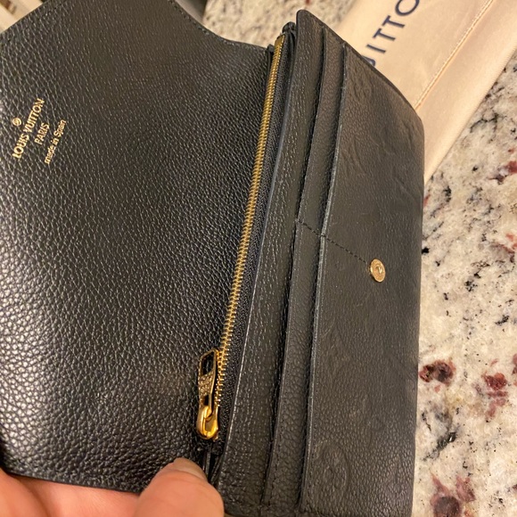 Authentic Louis Vuitton Empreinte Sarah Wallet - Picture 7 of 15